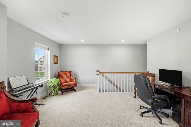 133 LARKIN DR, Mechanicsburg, PA 17055