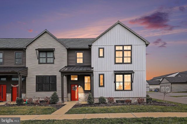 133 LARKIN DR, Mechanicsburg, PA 17055