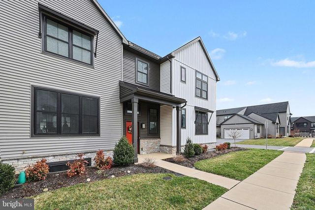 133 LARKIN DR, Mechanicsburg, PA 17055