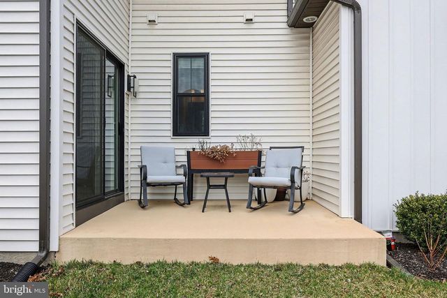 133 LARKIN DR, Mechanicsburg, PA 17055