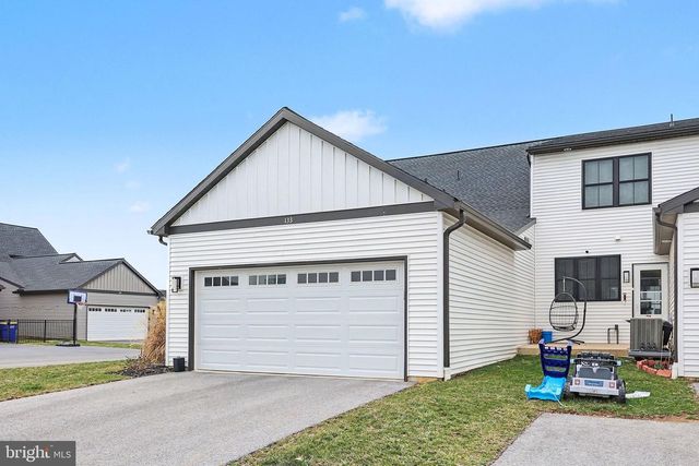 133 LARKIN DR, Mechanicsburg, PA 17055