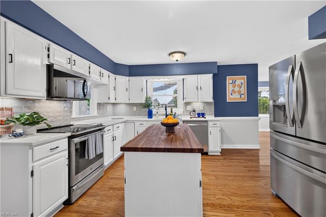 761 Largo DR, Virginia Beach, VA 23464