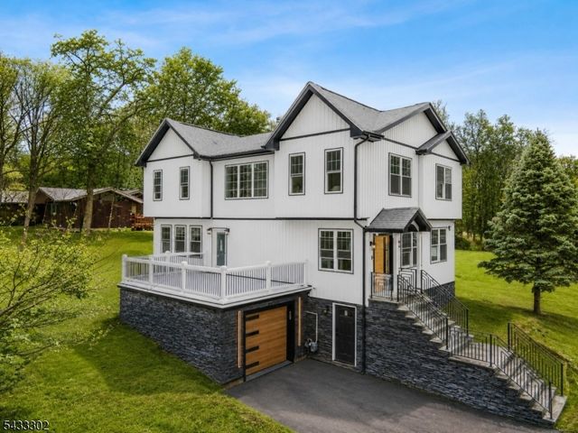10 Old Rifle Camp Rd, Woodland Park, NJ 07424