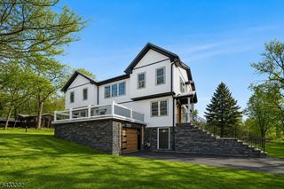 10 Old Rifle Camp Rd, Woodland Park, NJ 07424