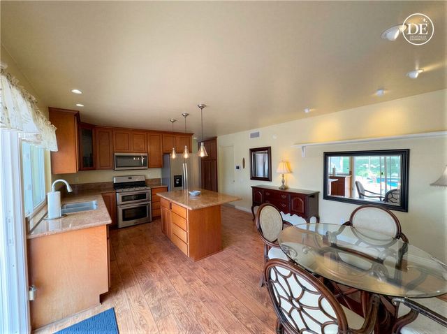21081 White Horse Ln, Huntington Beach, CA 92646