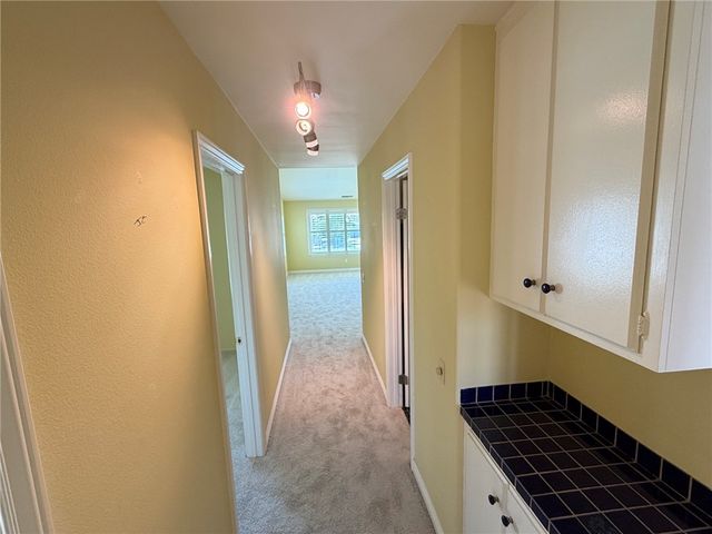21081 White Horse Ln, Huntington Beach, CA 92646