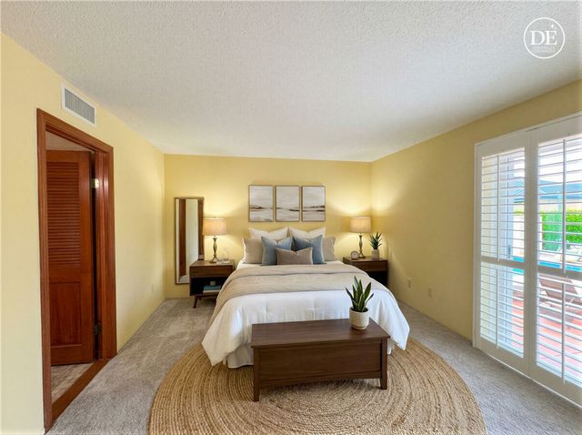 21081 White Horse Ln, Huntington Beach, CA 92646