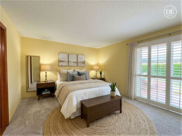21081 White Horse Ln, Huntington Beach, CA 92646
