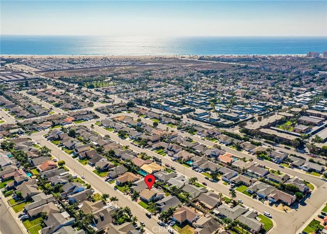 21081 White Horse Ln, Huntington Beach, CA 92646