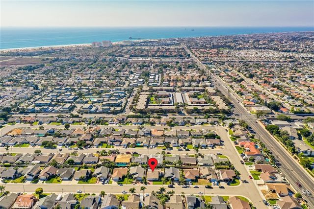 21081 White Horse Ln, Huntington Beach, CA 92646