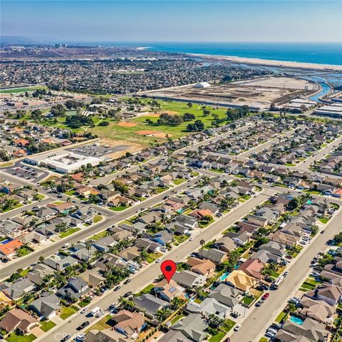 21081 White Horse Ln, Huntington Beach, CA 92646
