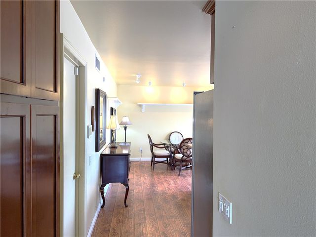 21081 White Horse Ln, Huntington Beach, CA 92646