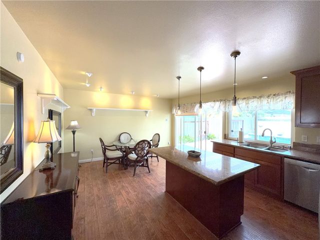 21081 White Horse Ln, Huntington Beach, CA 92646