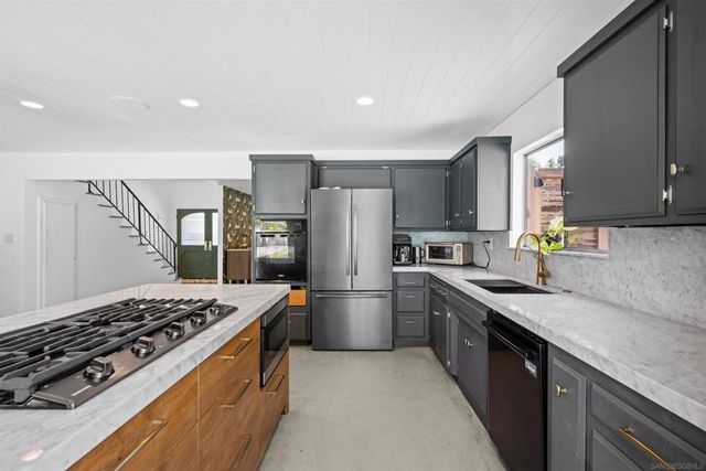 5736 Coke Ave, Lakewood, CA 90712