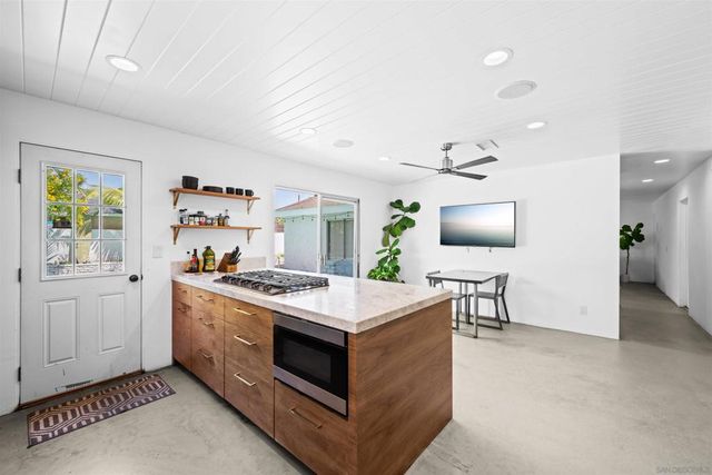 5736 Coke Ave, Lakewood, CA 90712