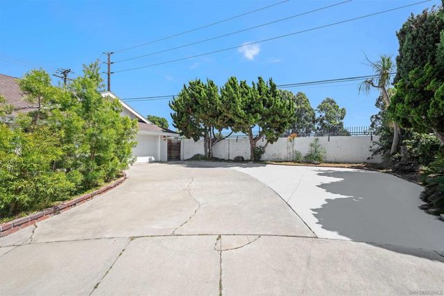 5736 Coke Ave, Lakewood, CA 90712