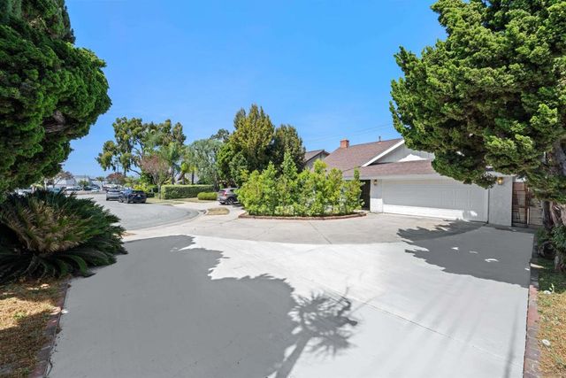 5736 Coke Ave, Lakewood, CA 90712