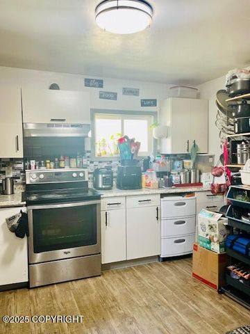 515 Maple Avenue, Kodiak, AK 99615