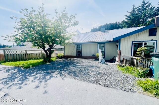 515 Maple Avenue, Kodiak, AK 99615