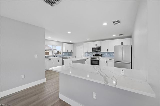 930 NW Juanita PL, Cape Coral, FL 33993