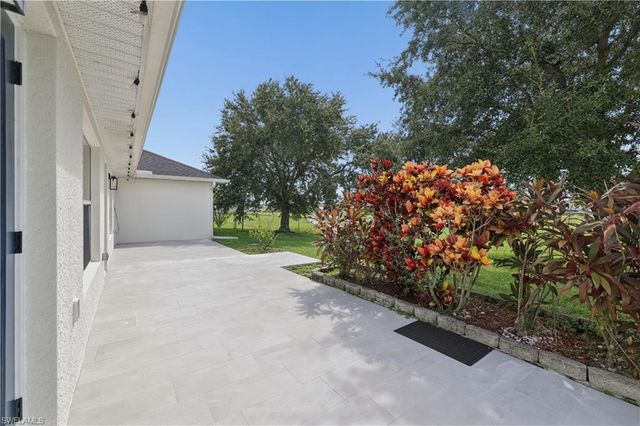 930 NW Juanita PL, Cape Coral, FL 33993