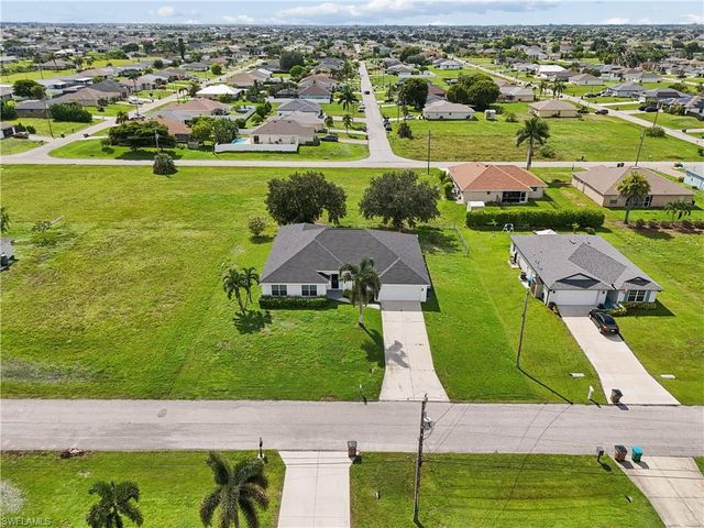 930 NW Juanita PL, Cape Coral, FL 33993