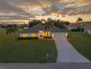 930 NW Juanita PL, Cape Coral, FL 33993