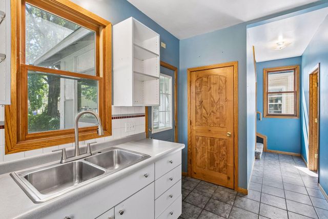 524 Harrison Avenue, Saint Paul, MN 55102