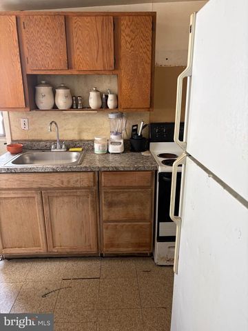 915 E SCHILLER ST, Philadelphia, PA 19134