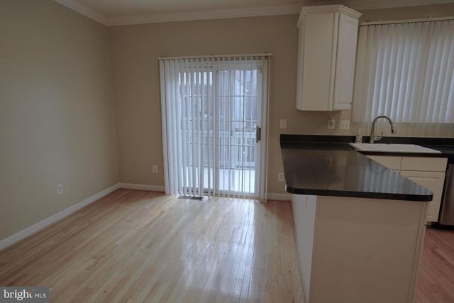 1609 LEEDS CASTLE DR, Vienna, VA 22182