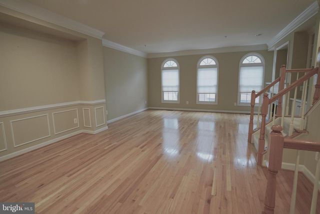 1609 LEEDS CASTLE DR, Vienna, VA 22182