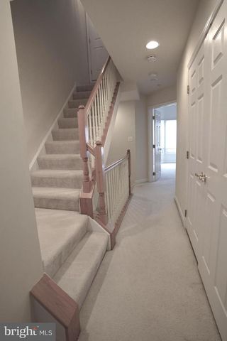 1609 LEEDS CASTLE DR, Vienna, VA 22182