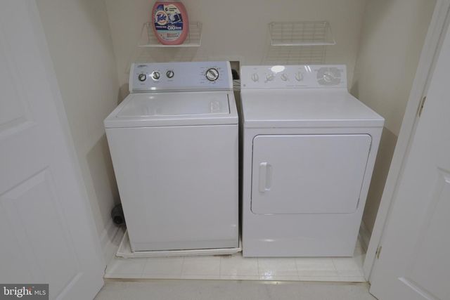 1609 LEEDS CASTLE DR, Vienna, VA 22182