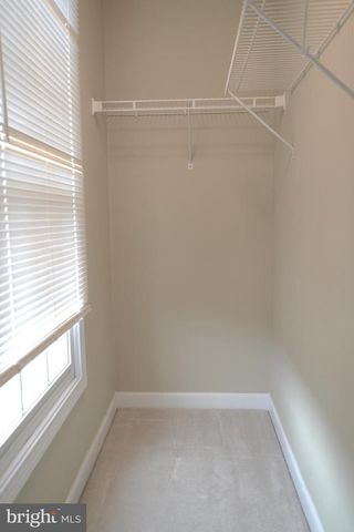 1609 LEEDS CASTLE DR, Vienna, VA 22182