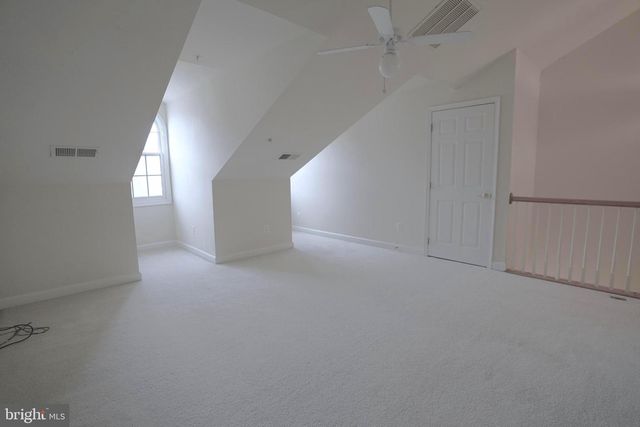 1609 LEEDS CASTLE DR, Vienna, VA 22182