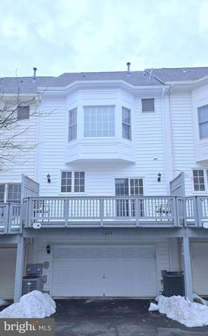 1609 LEEDS CASTLE DR, Vienna, VA 22182