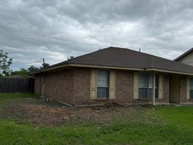 8813 Deerwood Drive, Rowlett, TX 75088
