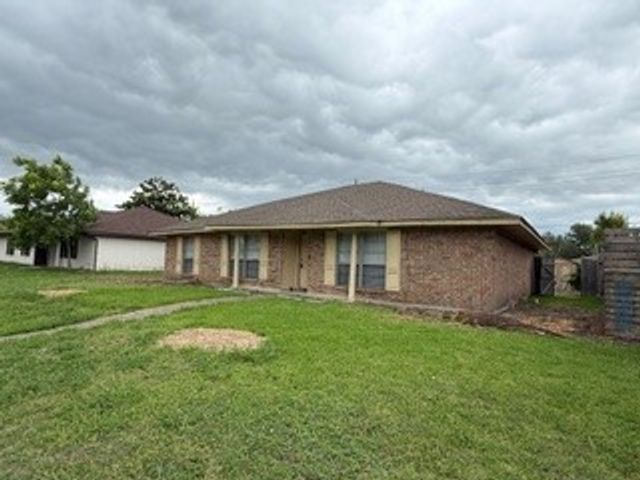 8813 Deerwood Drive, Rowlett, TX 75088