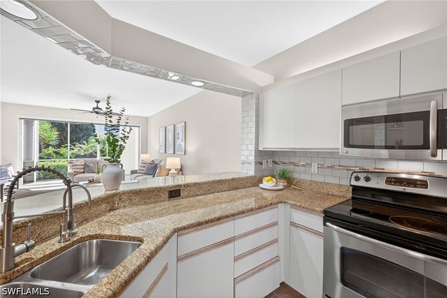 7100 Barrington CIR 101, Naples, FL 34108