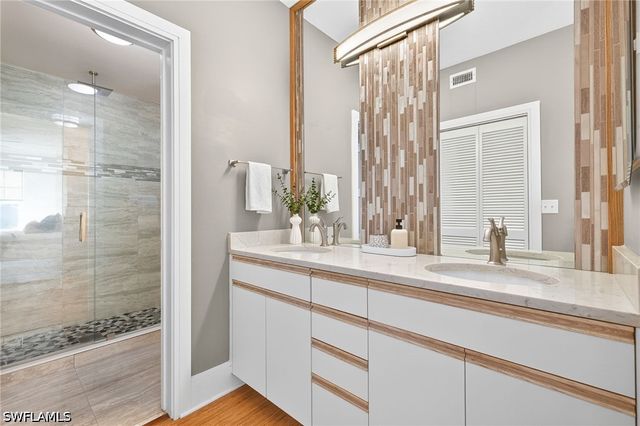 7100 Barrington CIR 101, Naples, FL 34108