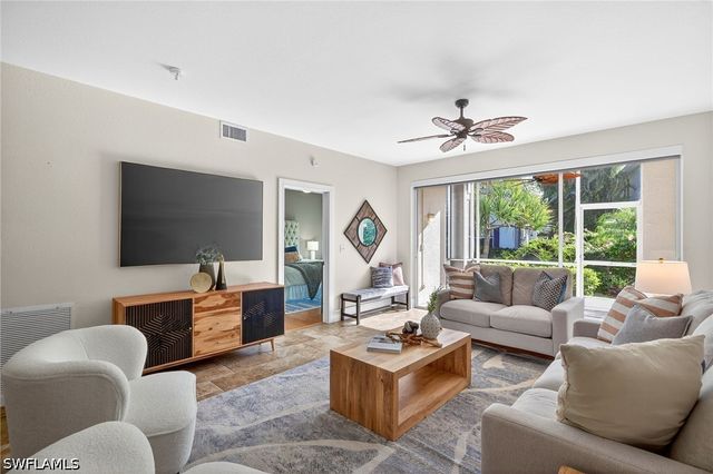 7100 Barrington CIR 101, Naples, FL 34108