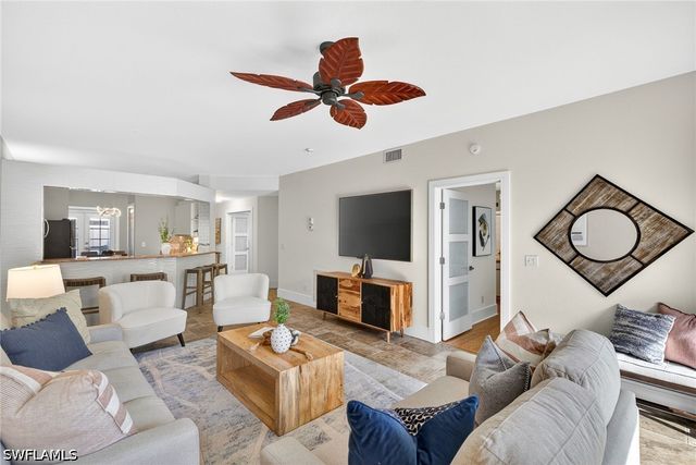 7100 Barrington CIR 101, Naples, FL 34108