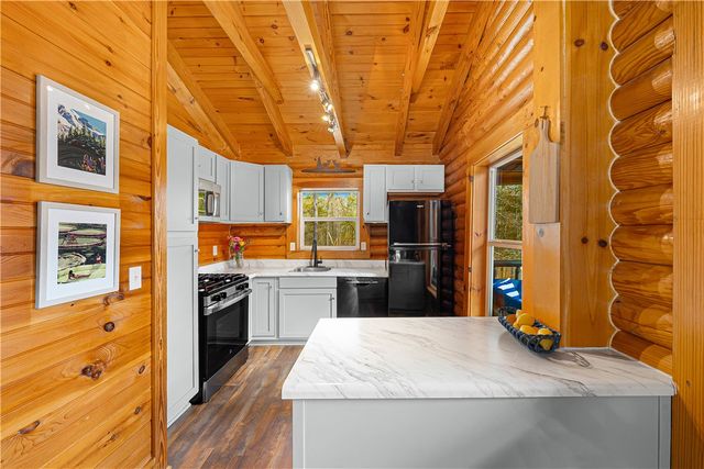 201 Lake Grove Lane, Townville, SC 29689