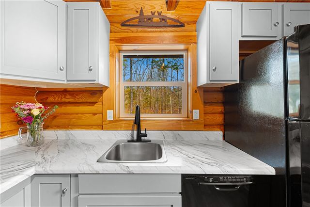 201 Lake Grove Lane, Townville, SC 29689