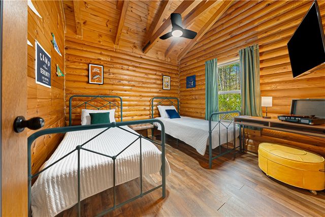 201 Lake Grove Lane, Townville, SC 29689