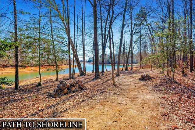 201 Lake Grove Lane, Townville, SC 29689