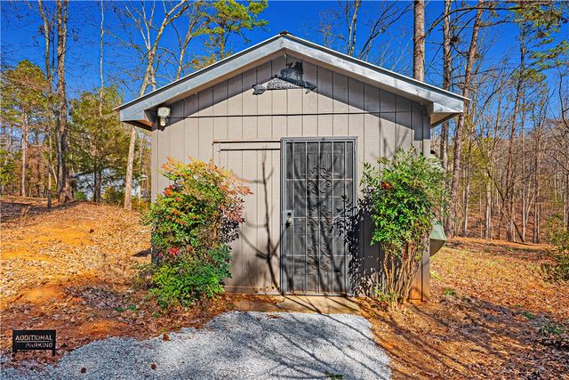 201 Lake Grove Lane, Townville, SC 29689