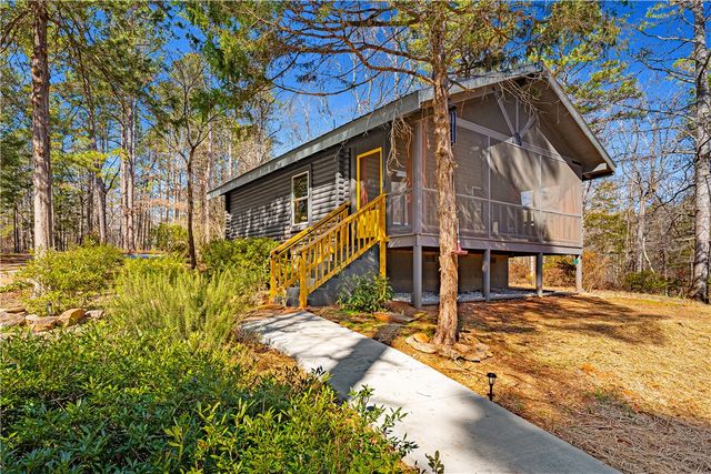 201 Lake Grove Lane, Townville, SC 29689