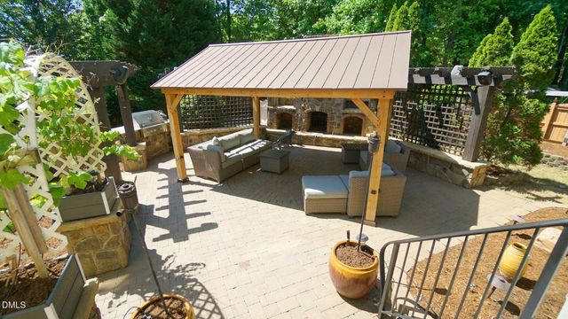 8607 Stonechase Drive, Raleigh, NC 27613
