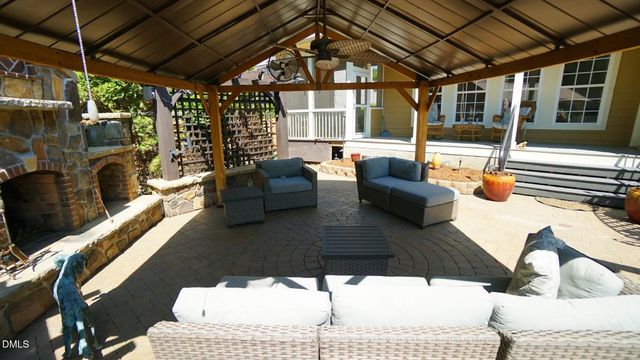8607 Stonechase Drive, Raleigh, NC 27613
